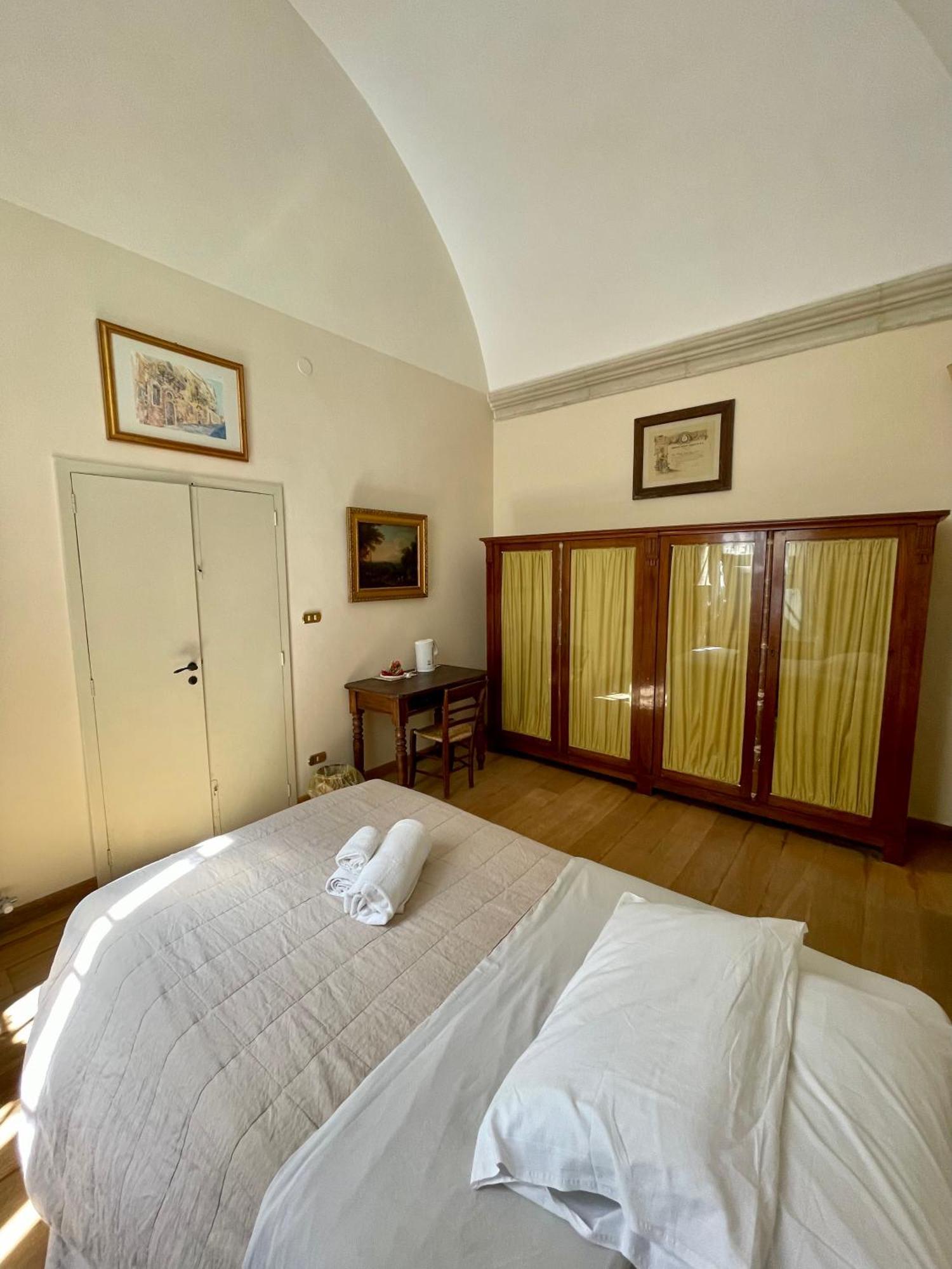 4 Balconi Rooms- Dimora Arditi Frühstückspension *