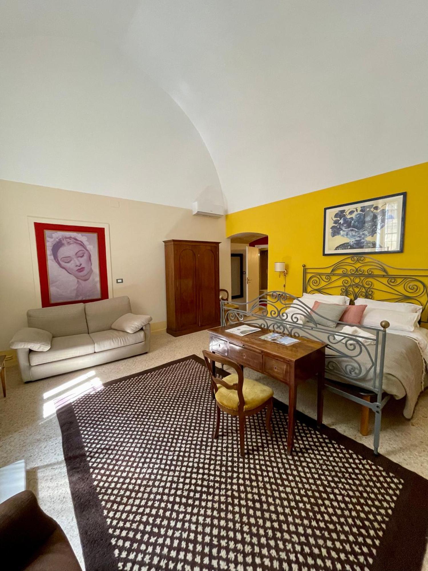 4 Balconi Rooms- Dimora Arditi Frühstückspension *